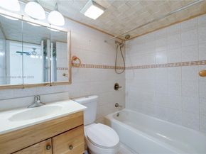 4855 NW 7th St 4096, Miami FL 33126