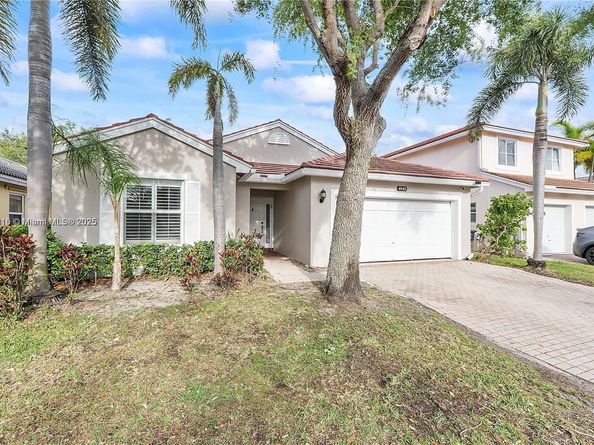 4945 SW 34th Ter, Hollywood FL 33312