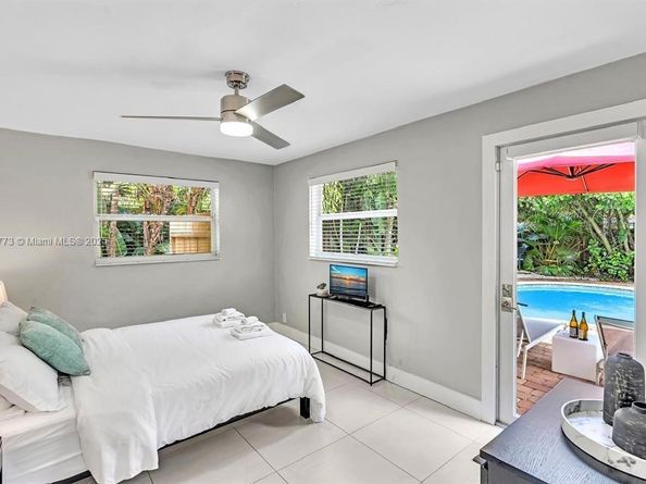 1577 NE 48th Ct, Oakland Park FL 33334