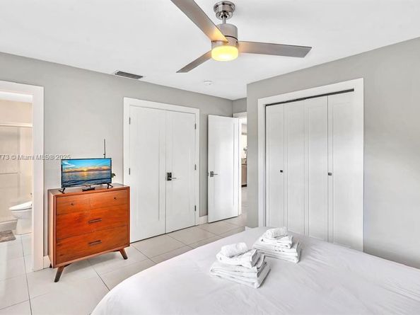 1577 NE 48th Ct, Oakland Park FL 33334
