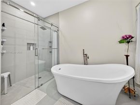 1511 NW 168th Ave, Pembroke Pines FL 33028