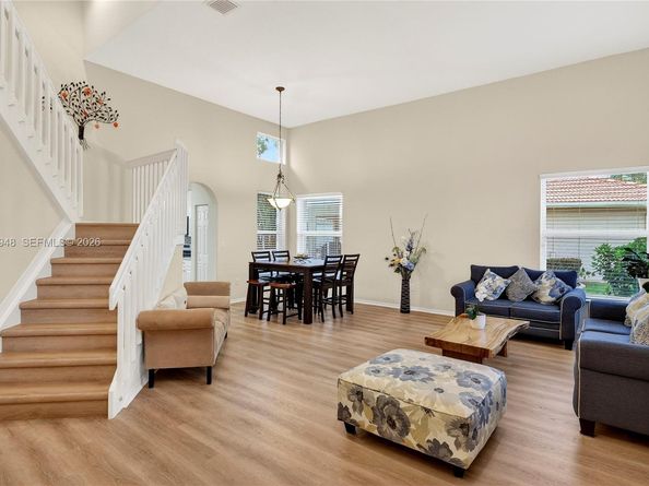 1511 NW 168th Ave, Pembroke Pines FL 33028