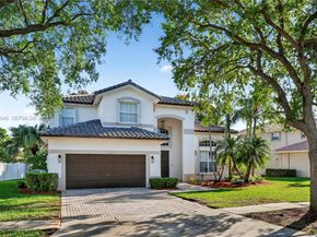 1511 NW 168th Ave, Pembroke Pines FL 33028