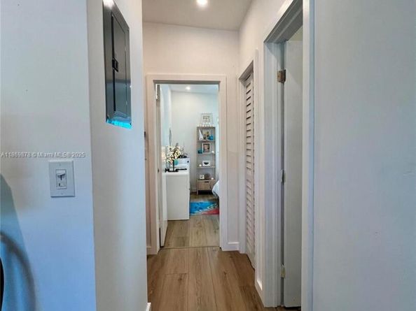1904 NE 26th Dr, Wilton Manors FL 33306