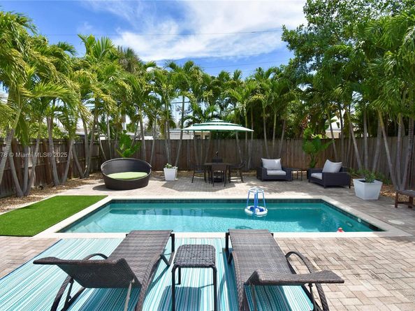 1904 NE 26th Dr, Wilton Manors FL 33306