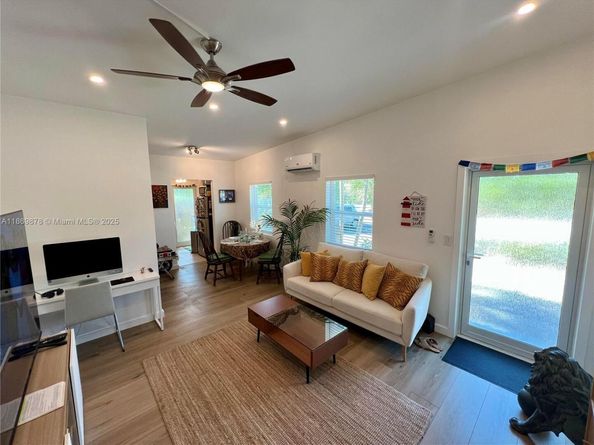 1904 NE 26th Dr, Wilton Manors FL 33306