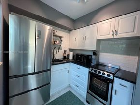1904 NE 26th Dr, Wilton Manors FL 33306