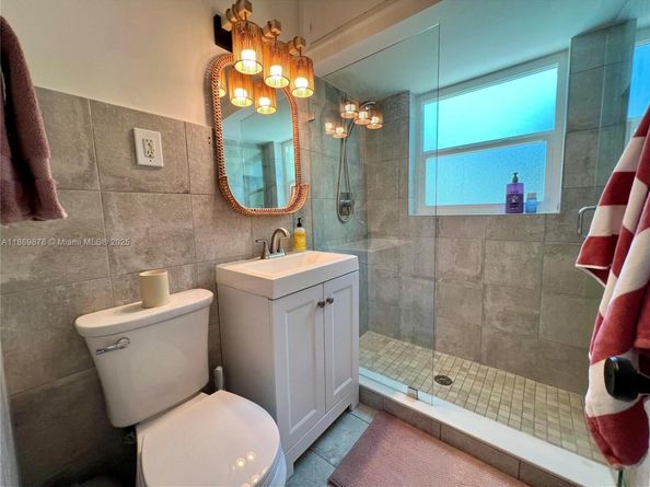 1904 NE 26th Dr, Wilton Manors FL 33306