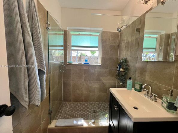 1904 NE 26th Dr, Wilton Manors FL 33306