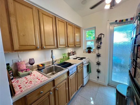 1904 NE 26th Dr, Wilton Manors FL 33306