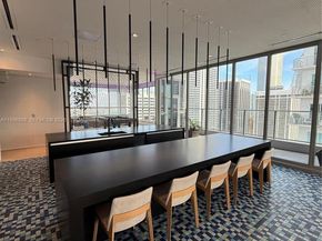 227 NE 2nd St 2911, Miami FL 33132
