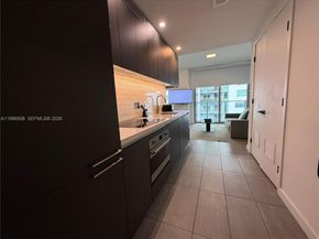 227 NE 2nd St 2911, Miami FL 33132
