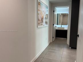 227 NE 2nd St 2911, Miami FL 33132