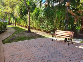 8609 SW 68th Ct 5, Pinecrest FL 33156