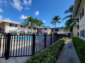 8609 SW 68th Ct 5, Pinecrest FL 33156