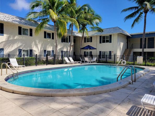 8609 SW 68th Ct 5, Pinecrest FL 33156