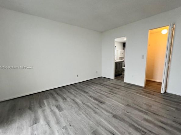 13499 Biscayne Blvd 1205, North Miami FL 33181