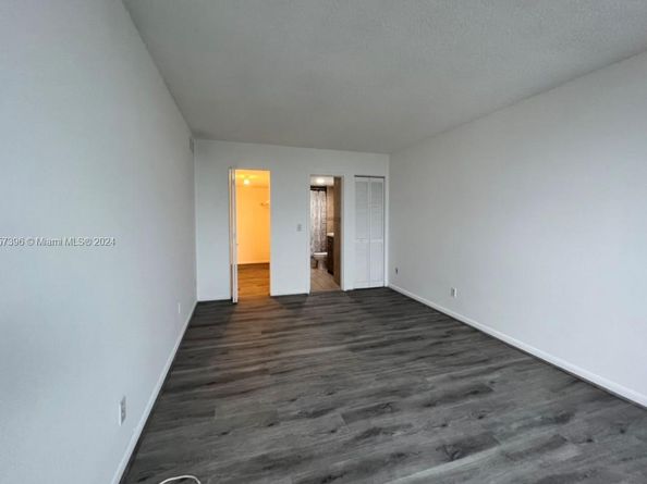 13499 Biscayne Blvd 1205, North Miami FL 33181
