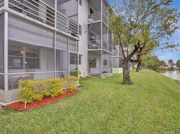 4310 NW 12th Ct 106, Lauderhill FL 33313