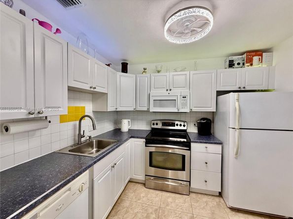 4310 NW 12th Ct 106, Lauderhill FL 33313