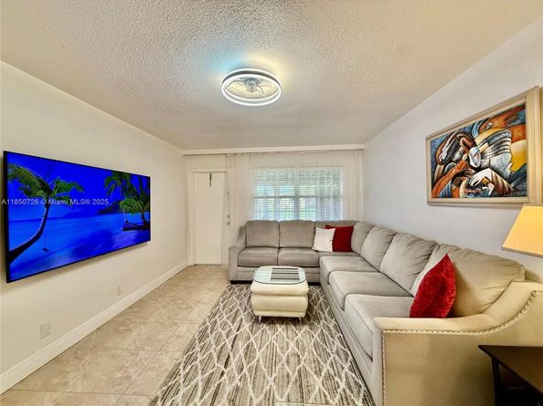 4310 NW 12th Ct 106, Lauderhill FL 33313