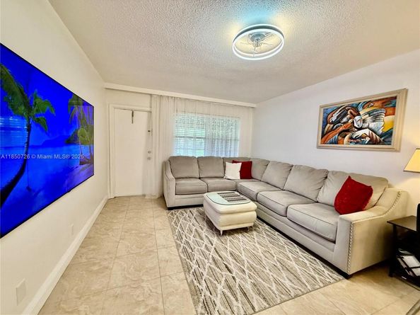 4310 NW 12th Ct 106, Lauderhill FL 33313