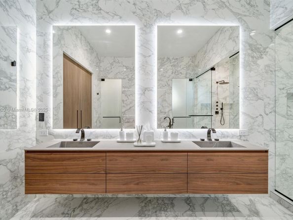 8900 SW 62nd Ct, Pinecrest FL 33156