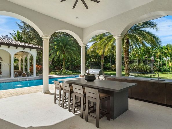 8900 SW 62nd Ct, Pinecrest FL 33156