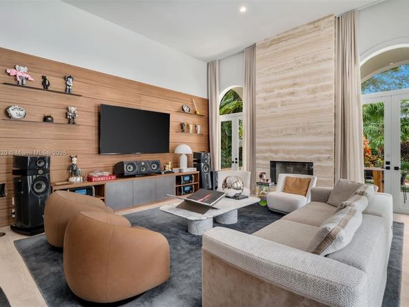 8900 SW 62nd Ct, Pinecrest FL 33156