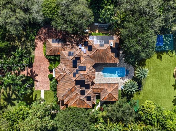 8900 SW 62nd Ct, Pinecrest FL 33156