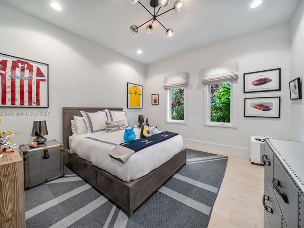 8900 SW 62nd Ct, Pinecrest FL 33156