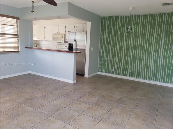 1818 Rodman St 2E, Hollywood FL 33020