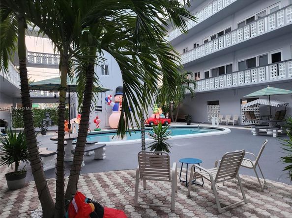 1818 Rodman St 2E, Hollywood FL 33020