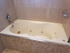 1818 Rodman St 2E, Hollywood FL 33020