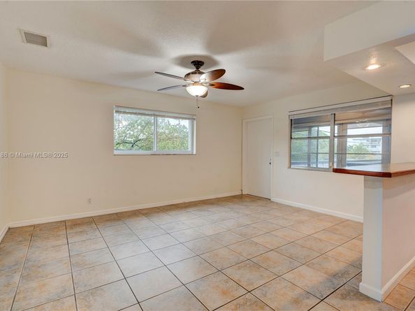 1818 Rodman St 2E, Hollywood FL 33020