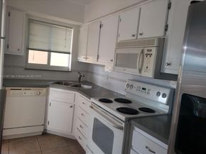1818 Rodman St 2E, Hollywood FL 33020