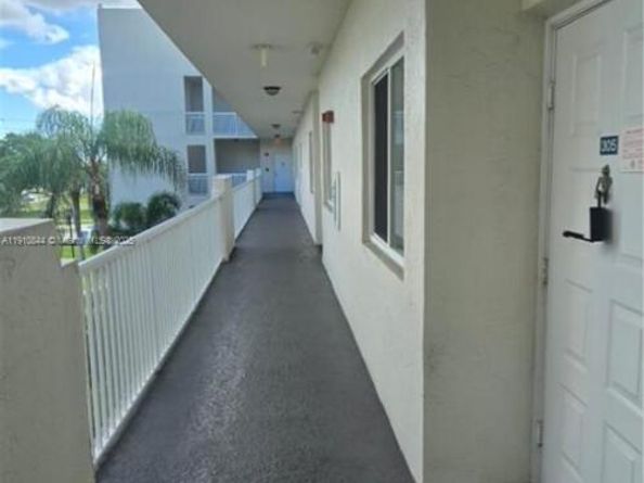 7775 Southampton Ter 305, Tamarac FL 33321