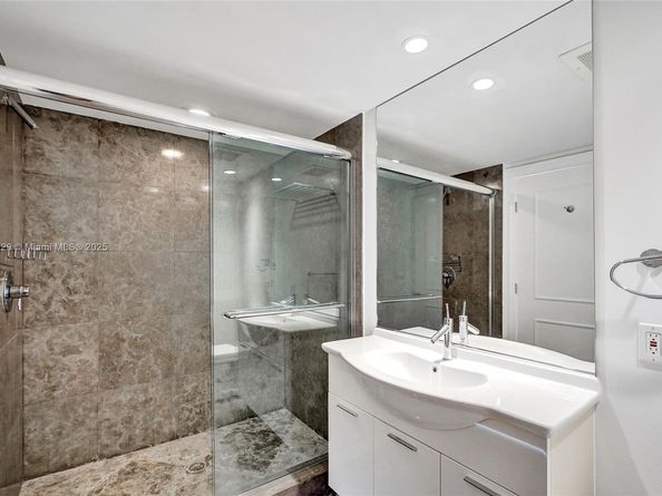 495 Brickell Ave 2301, Miami FL 33131