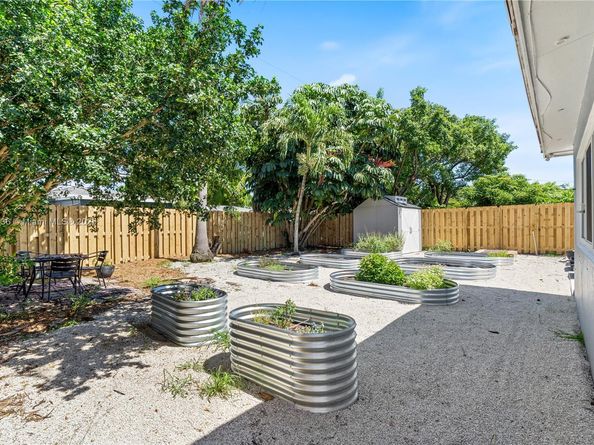 81 NE 47th Ct, Oakland Park FL 33334