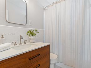 81 NE 47th Ct, Oakland Park FL 33334