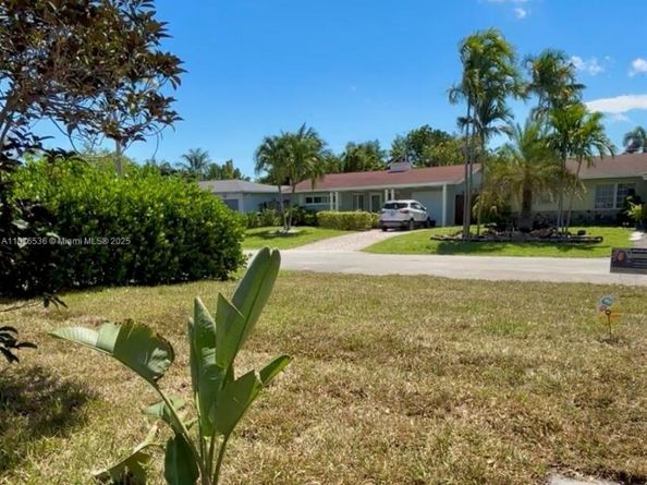 81 NE 47th Ct, Oakland Park FL 33334