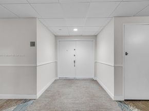 155 Ocean Lane Dr 300, Key Biscayne FL 33149