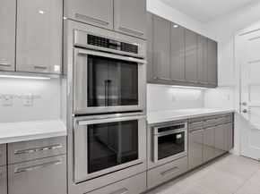 201 NE 6th St, Boca Raton FL 33432