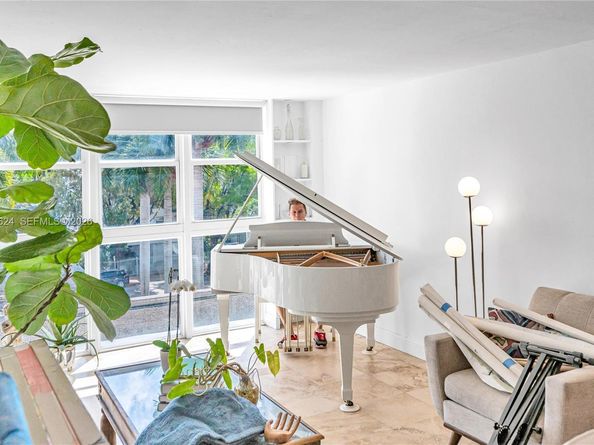 1228 West Ave 209, Miami Beach FL 33139