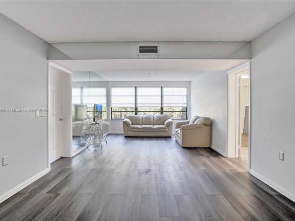3515 Village Blvd 105, West Palm Beach FL 33409