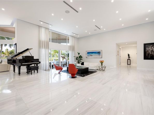 3425 Saddlebrook Ln, Weston FL 33331