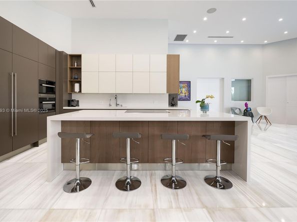 3425 Saddlebrook Ln, Weston FL 33331