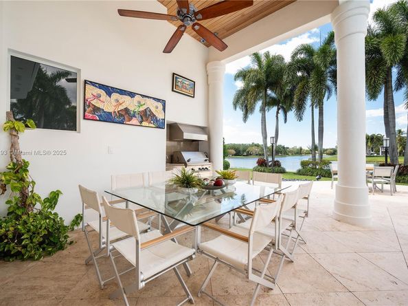 3425 Saddlebrook Ln, Weston FL 33331