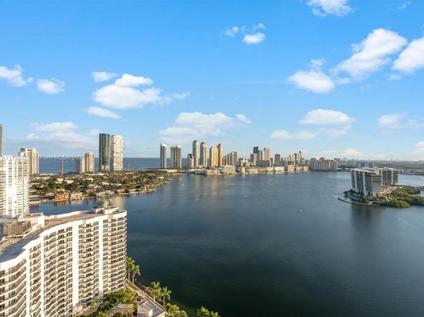 3530 Mystic Pointe Dr LPH10, Aventura FL 33180
