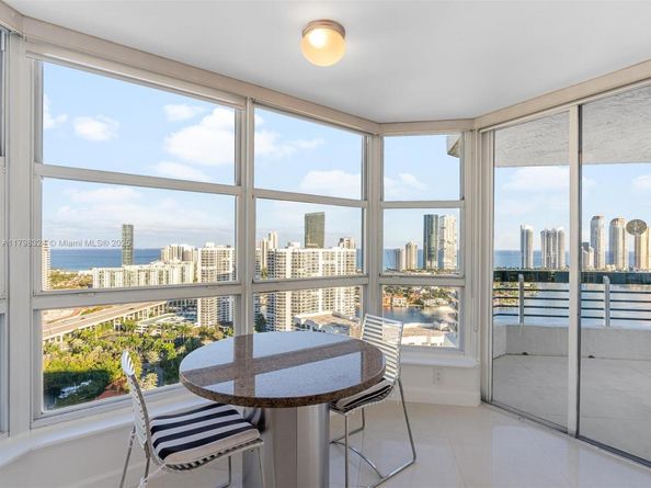 3530 Mystic Pointe Dr LPH10, Aventura FL 33180